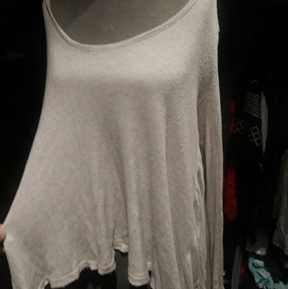 Vintage-look Waffle knit long sleeve w/ thumbholes